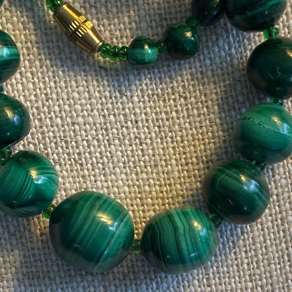 🟥Genuine Malachite Graduated Necklace, Vintage & Handmade